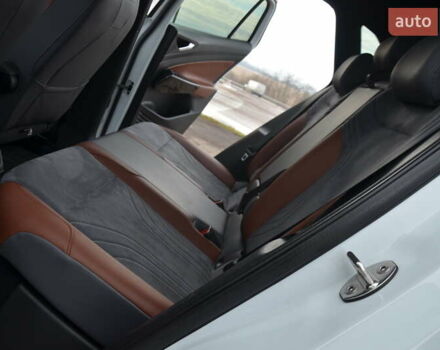 Белый Фольксваген ID.4, объемом двигателя 0 л и пробегом 113 тыс. км за 22350 $, фото 49 на Automoto.ua