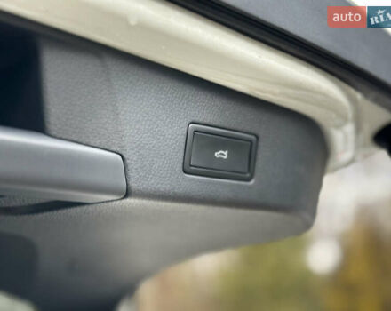 Белый Фольксваген ID.4, объемом двигателя 0 л и пробегом 43 тыс. км за 22900 $, фото 25 на Automoto.ua