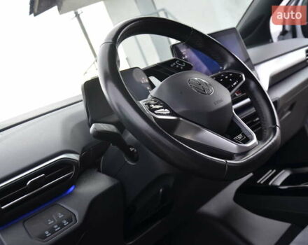 Белый Фольксваген ID.4, объемом двигателя 0 л и пробегом 113 тыс. км за 22350 $, фото 39 на Automoto.ua