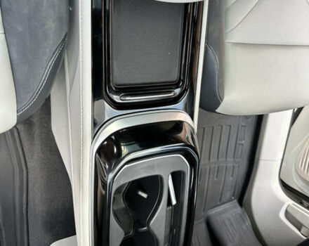 Белый Фольксваген ID.4, объемом двигателя 0 л и пробегом 61 тыс. км за 23600 $, фото 17 на Automoto.ua