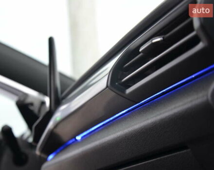 Белый Фольксваген ID.4, объемом двигателя 0 л и пробегом 113 тыс. км за 22350 $, фото 66 на Automoto.ua