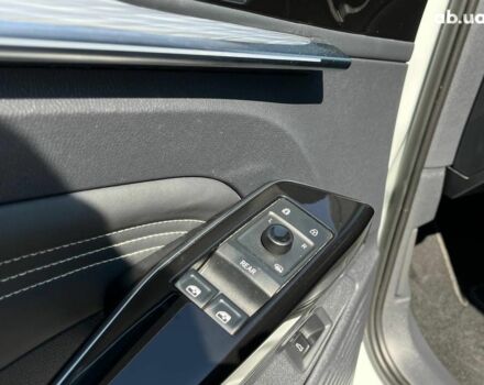 Белый Фольксваген ID.4, объемом двигателя 0 л и пробегом 87 тыс. км за 24790 $, фото 23 на Automoto.ua