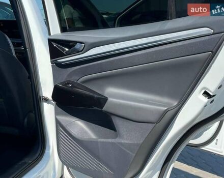 Белый Фольксваген ID.4, объемом двигателя 0 л и пробегом 87 тыс. км за 24790 $, фото 35 на Automoto.ua