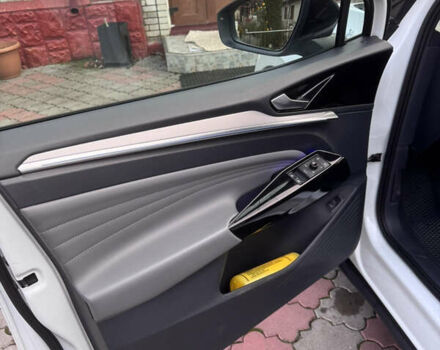 Белый Фольксваген ID.4, объемом двигателя 0 л и пробегом 52 тыс. км за 25500 $, фото 14 на Automoto.ua