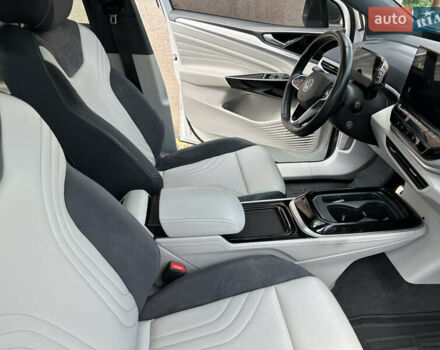 Белый Фольксваген ID.4, объемом двигателя 0 л и пробегом 61 тыс. км за 23600 $, фото 19 на Automoto.ua