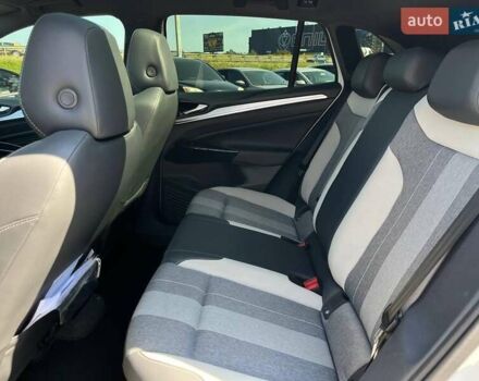 Белый Фольксваген ID.4, объемом двигателя 0 л и пробегом 87 тыс. км за 24790 $, фото 26 на Automoto.ua