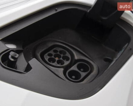 Белый Фольксваген ID.4, объемом двигателя 0 л и пробегом 113 тыс. км за 22350 $, фото 68 на Automoto.ua