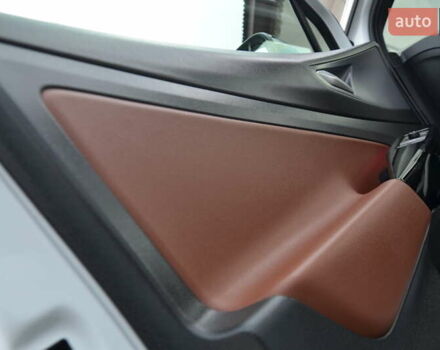 Белый Фольксваген ID.4, объемом двигателя 0 л и пробегом 113 тыс. км за 22350 $, фото 35 на Automoto.ua