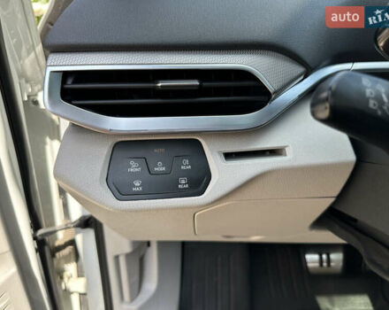 Белый Фольксваген ID.4, объемом двигателя 0 л и пробегом 61 тыс. км за 23600 $, фото 23 на Automoto.ua