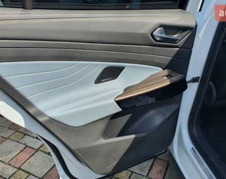 Белый Фольксваген ID.4, объемом двигателя 0 л и пробегом 16 тыс. км за 28900 $, фото 24 на Automoto.ua