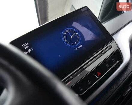 Белый Фольксваген ID.4, объемом двигателя 0 л и пробегом 113 тыс. км за 22350 $, фото 41 на Automoto.ua