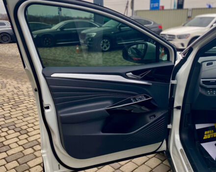 Белый Фольксваген ID.4, объемом двигателя 85 л и пробегом 25 тыс. км за 28400 $, фото 7 на Automoto.ua