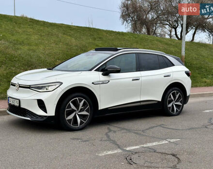 Белый Фольксваген ID.4, объемом двигателя 0 л и пробегом 65 тыс. км за 22999 $, фото 4 на Automoto.ua