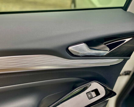 Белый Фольксваген ID.4, объемом двигателя 85 л и пробегом 25 тыс. км за 28400 $, фото 16 на Automoto.ua