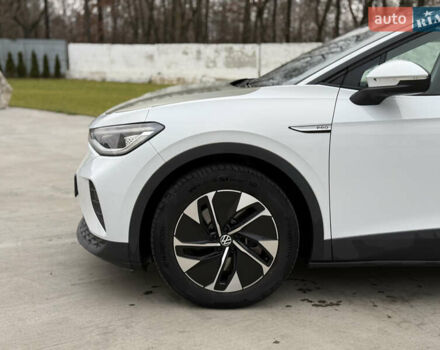 Белый Фольксваген ID.4, объемом двигателя 0 л и пробегом 61 тыс. км за 20900 $, фото 4 на Automoto.ua