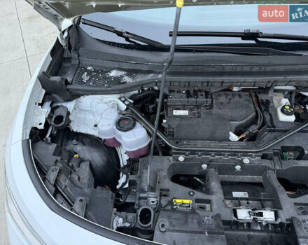 Белый Фольксваген ID.4, объемом двигателя 0 л и пробегом 61 тыс. км за 20900 $, фото 75 на Automoto.ua