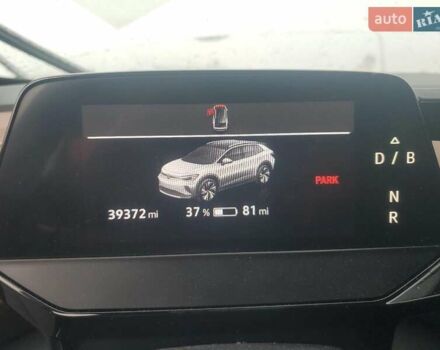 Белый Фольксваген ID.4, объемом двигателя 0 л и пробегом 63 тыс. км за 10700 $, фото 8 на Automoto.ua