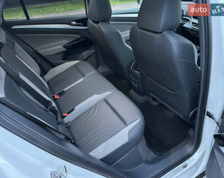 Белый Фольксваген ID.4, объемом двигателя 0 л и пробегом 65 тыс. км за 22999 $, фото 16 на Automoto.ua