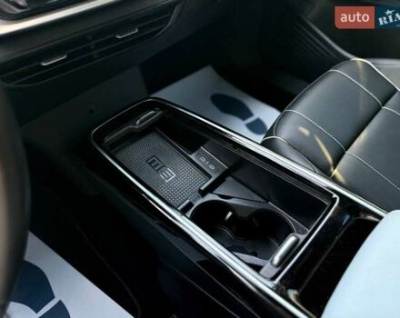 Белый Фольксваген ID.4, объемом двигателя 0 л и пробегом 92 тыс. км за 29000 $, фото 13 на Automoto.ua