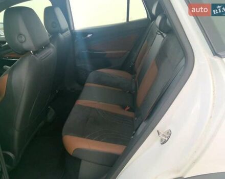 Білий Фольксваген ID.4, об'ємом двигуна 0 л та пробігом 140 тис. км за 23500 $, фото 5 на Automoto.ua