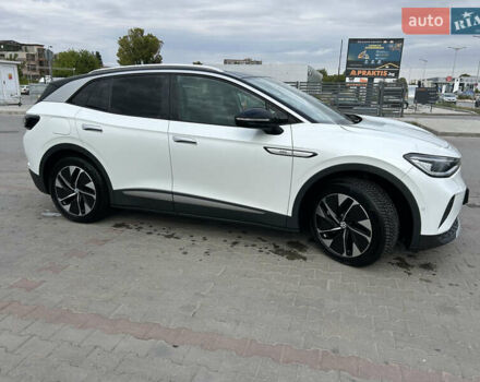 Белый Фольксваген ID.4, объемом двигателя 0 л и пробегом 16 тыс. км за 26999 $, фото 3 на Automoto.ua
