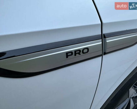 Белый Фольксваген ID.4, объемом двигателя 0 л и пробегом 65 тыс. км за 22999 $, фото 18 на Automoto.ua