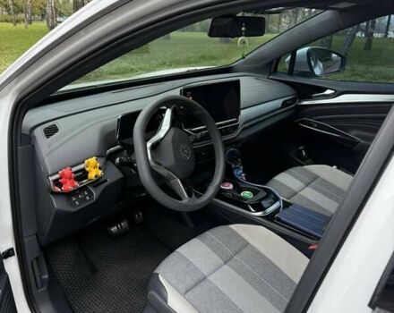 Белый Фольксваген ID.4, объемом двигателя 0 л и пробегом 95 тыс. км за 22999 $, фото 6 на Automoto.ua