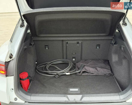 Белый Фольксваген ID.4, объемом двигателя 0 л и пробегом 61 тыс. км за 20900 $, фото 69 на Automoto.ua