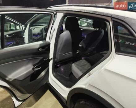 Белый Фольксваген ID.4, объемом двигателя 0 л и пробегом 187 тыс. км за 21500 $, фото 13 на Automoto.ua