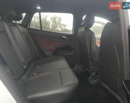 Белый Фольксваген ID.4, объемом двигателя 0 л и пробегом 63 тыс. км за 10700 $, фото 10 на Automoto.ua