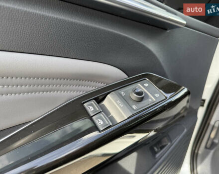 Белый Фольксваген ID.4, объемом двигателя 0 л и пробегом 19 тыс. км за 27500 $, фото 38 на Automoto.ua