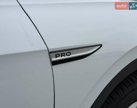 Белый Фольксваген ID.4, объемом двигателя 0 л и пробегом 61 тыс. км за 20900 $, фото 23 на Automoto.ua