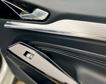 Белый Фольксваген ID.4, объемом двигателя 85 л и пробегом 25 тыс. км за 28400 $, фото 24 на Automoto.ua