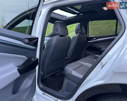 Белый Фольксваген ID.4, объемом двигателя 0 л и пробегом 65 тыс. км за 22999 $, фото 14 на Automoto.ua