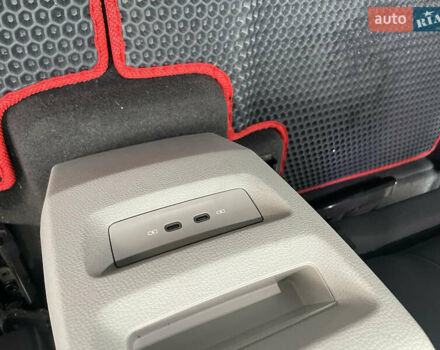 Білий Фольксваген ID.4, об'ємом двигуна 0 л та пробігом 27 тис. км за 25500 $, фото 24 на Automoto.ua