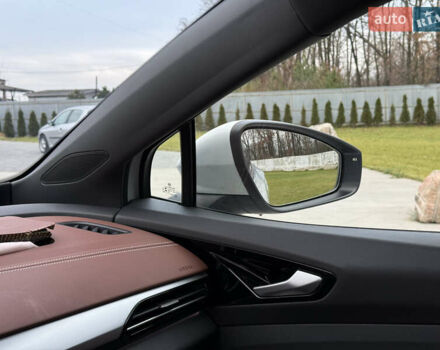 Белый Фольксваген ID.4, объемом двигателя 0 л и пробегом 61 тыс. км за 20900 $, фото 40 на Automoto.ua