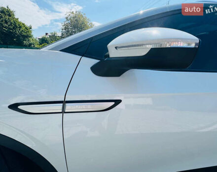 Белый Фольксваген ID.4, объемом двигателя 0 л и пробегом 55 тыс. км за 25000 $, фото 5 на Automoto.ua