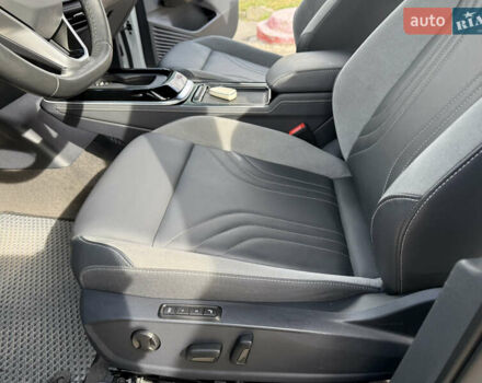 Белый Фольксваген ID.4, объемом двигателя 0 л и пробегом 19 тыс. км за 27500 $, фото 35 на Automoto.ua