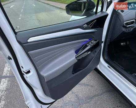 Белый Фольксваген ID.4, объемом двигателя 0 л и пробегом 65 тыс. км за 22999 $, фото 11 на Automoto.ua