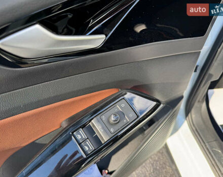 Білий Фольксваген ID.4, об'ємом двигуна 0 л та пробігом 34 тис. км за 26440 $, фото 19 на Automoto.ua