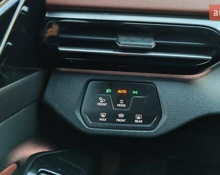 Белый Фольксваген ID.4, объемом двигателя 0 л и пробегом 34 тыс. км за 26600 $, фото 27 на Automoto.ua