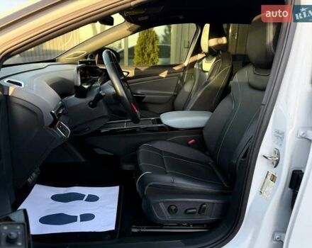 Белый Фольксваген ID.4, объемом двигателя 0 л и пробегом 92 тыс. км за 29000 $, фото 15 на Automoto.ua