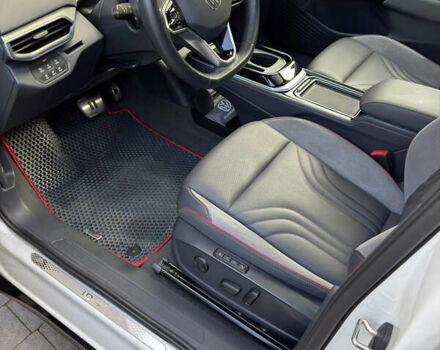 Белый Фольксваген ID.4, объемом двигателя 0 л и пробегом 28 тыс. км за 36249 $, фото 22 на Automoto.ua