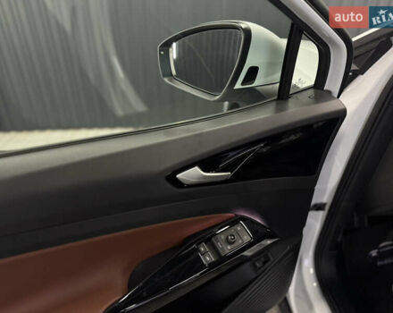 Белый Фольксваген ID.4, объемом двигателя 0 л и пробегом 67 тыс. км за 27499 $, фото 20 на Automoto.ua