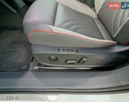 Белый Фольксваген ID.4, объемом двигателя 0 л и пробегом 14 тыс. км за 29500 $, фото 4 на Automoto.ua
