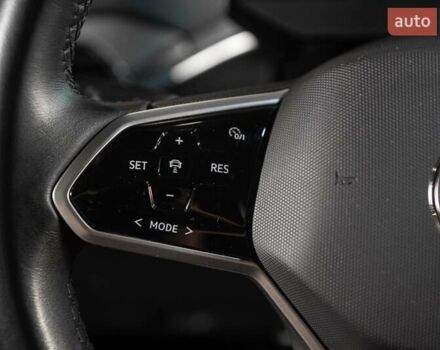 Білий Фольксваген ID.4, об'ємом двигуна 0 л та пробігом 61 тис. км за 27999 $, фото 1 на Automoto.ua