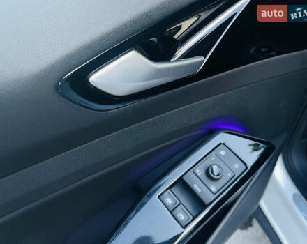 Білий Фольксваген ID.4, об'ємом двигуна 0 л та пробігом 76 тис. км за 25500 $, фото 23 на Automoto.ua