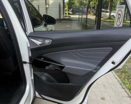 Белый Фольксваген ID.4, объемом двигателя 0 л и пробегом 55 тыс. км за 24300 $, фото 7 на Automoto.ua