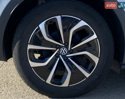 Фольксваген ID.4 2023 в Киеве на Automoto.ua Белый Фольксваген ID.4, объемом двигателя 0 л и пробегом 15 тыс. км за 24800 $, фото 18 на Automoto.ua