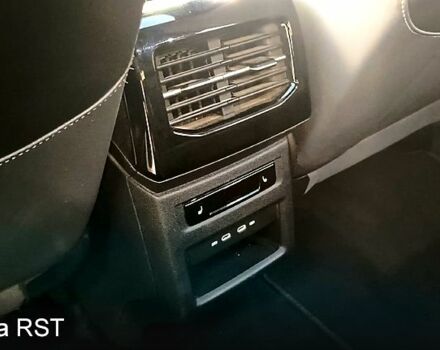 Белый Фольксваген ID.4, объемом двигателя 0 л и пробегом 32 тыс. км за 22000 $, фото 4 на Automoto.ua